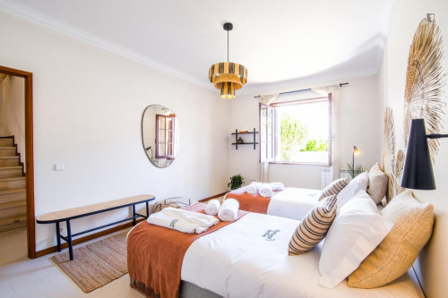 Gorgeous 7 Bedroom House close Luzia Mar Beach - Gallery - 12