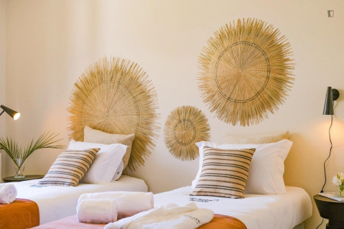 Gorgeous 7 Bedroom House close Luzia Mar Beach