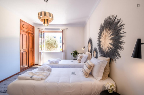 Gorgeous 7 Bedroom House close Luzia Mar Beach - Gallery - 9