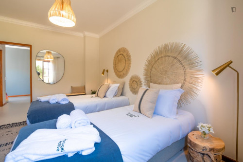 Gorgeous 7 Bedroom House close Luzia Mar Beach