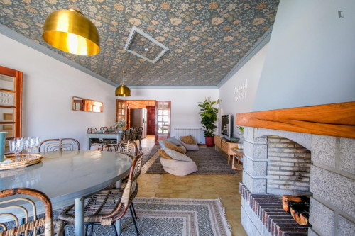 Gorgeous 7 Bedroom House close Luzia Mar Beach - Gallery - 36