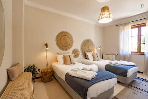 Gorgeous 7 Bedroom House close Luzia Mar Beach