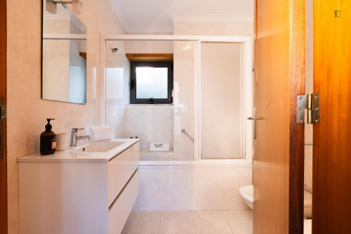 Wanted 2 Bedroom House close to Santa Luzia Elevator - Gallery - 19