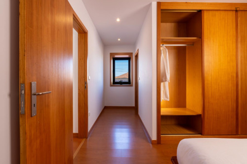 Wanted 2 Bedroom House close to Santa Luzia Elevator