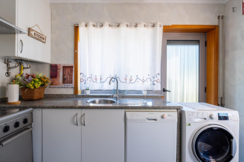 Wanted 2 Bedroom House close to Santa Luzia Elevator - Gallery - 21