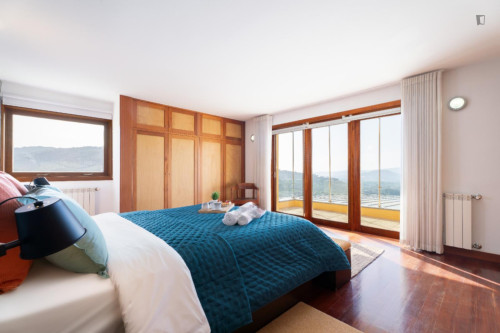 Very elegant 4-bedroom apartment in Geraz do Lima