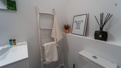 Very comfy double bedroom in the centre of Faro - Gallery - 13