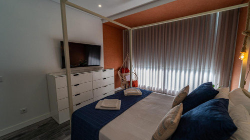 Inviting double ensuite bedroom in the heart of Faro - Gallery - 8