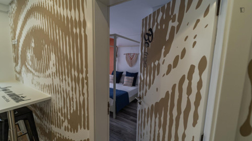 Inviting double ensuite bedroom in the heart of Faro - Gallery - 11
