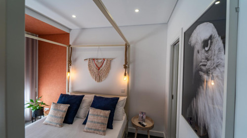 Inviting double ensuite bedroom in the heart of Faro - Gallery - 7