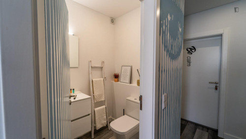 Elegant double ensuite bedroom in the heart of Faro