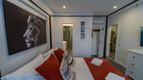 Elegant double ensuite bedroom in the heart of Faro - Gallery - 31