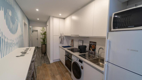 Elegant double ensuite bedroom in the heart of Faro - Gallery - 10