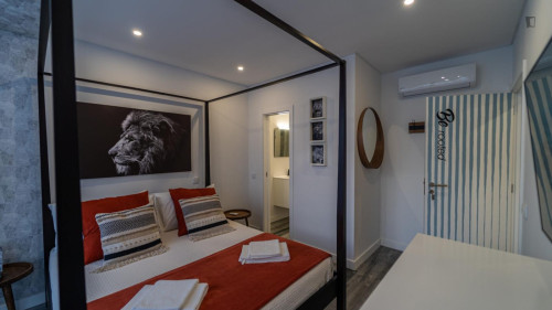 Elegant double ensuite bedroom in the heart of Faro - Gallery - 27