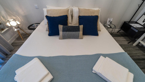 Interesting double bedroom in the centre of Faro
