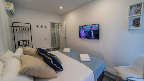 Interesting double bedroom in the centre of Faro  - Gallery -  5