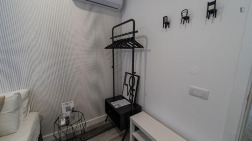 Interesting double bedroom in the centre of Faro - Gallery - 9