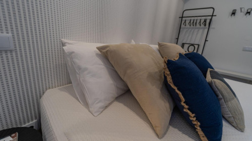 Interesting double bedroom in the centre of Faro - Gallery - 6