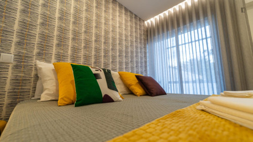 Inviting double ensuite bedroom near the Faro train station