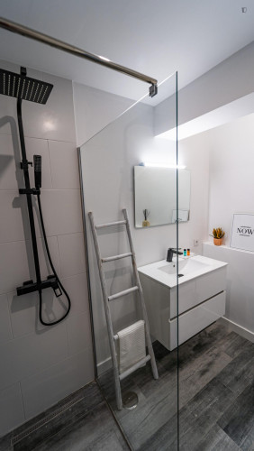 Inviting double ensuite bedroom near the Faro train station - Gallery - 13