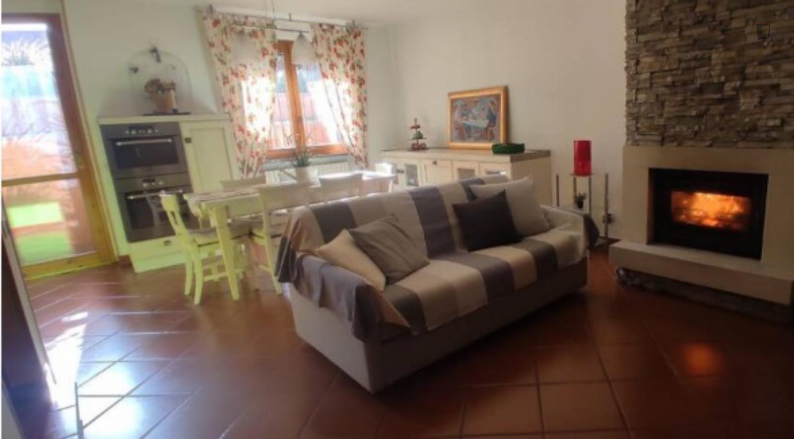  Comfy Studio Inside An Indipendent House Well Connected To Università Di Novara  -  Comfy studio inside an indipendent house well connected to Università di Novara  - Gallery -  1
