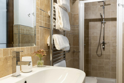 2-bedroom apartment, with furnished outdoor private patio - Gallery - 14