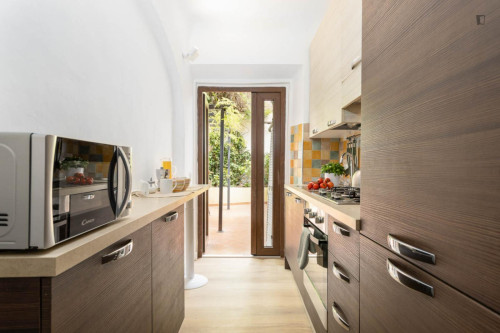 2-bedroom apartment, with furnished outdoor private patio - Gallery - 20