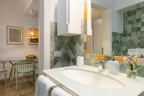2-bedroom apartment, with furnished outdoor private patio - Gallery - 12