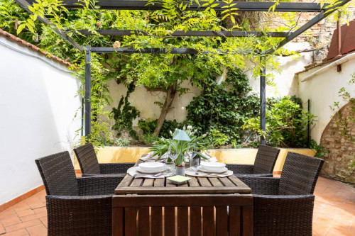 2-bedroom apartment, with furnished outdoor private patio