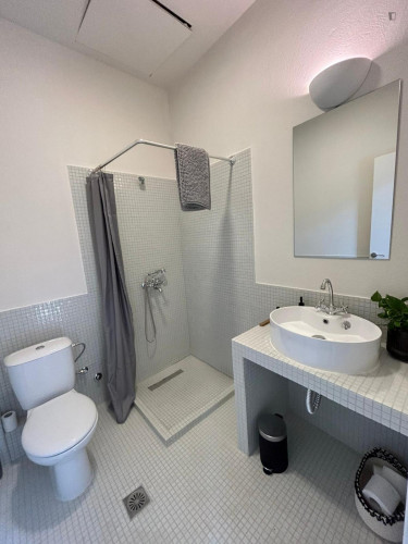 Beautiful 1-bedroom apartment in Metaxourgeio