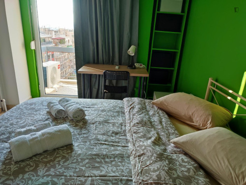 Modern double bedroom in a 10-bedroom apartment No18-5