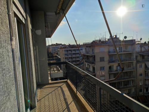 Modern double bedroom in a 10-bedroom apartment No18-4
