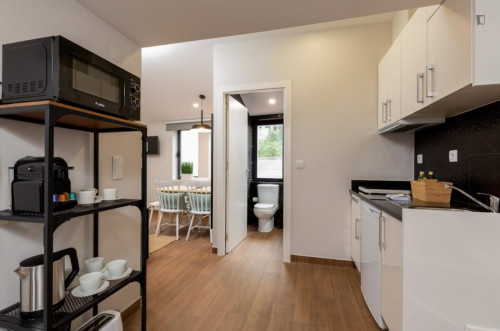 Appealing 1-bedroom apartment with balcony near General Torres metro station - Gallery - 9