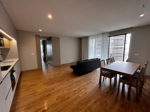 2-bedroom apartment, with outdoor area and parking
