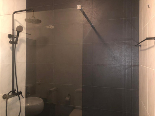 Double bedroom in 3-bedroom apartment - Gallery - 10