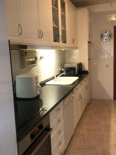 Double bedroom in 3-bedroom apartment - Gallery - 17