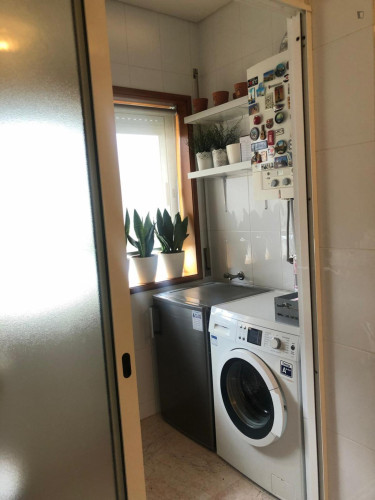 Double bedroom in 3-bedroom apartment - Gallery - 20