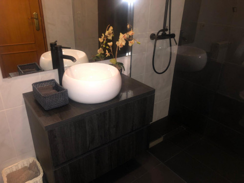 Double bedroom in 3-bedroom apartment - Gallery - 13