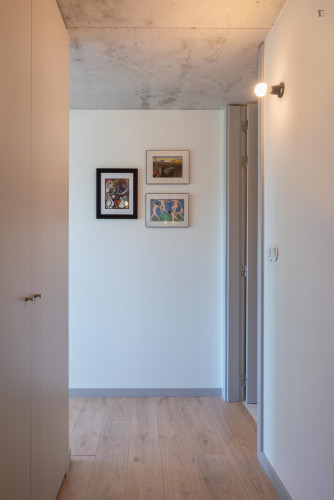 Breezy and modern 2-bedroom flat in Quebrantões - Gallery - 6