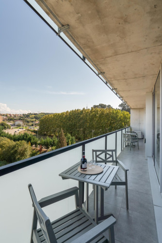 Breezy and modern 2-bedroom flat in Quebrantões - Gallery - 9