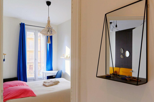 Very nice double bedroom near the Joliette metro