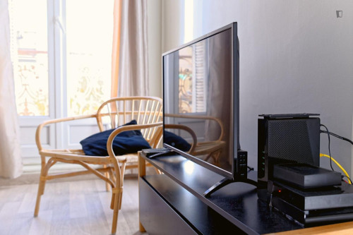 Very nice double bedroom near the Joliette metro