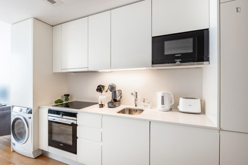 Spacious and bright studio in the vicinity of Matosinhos Beach