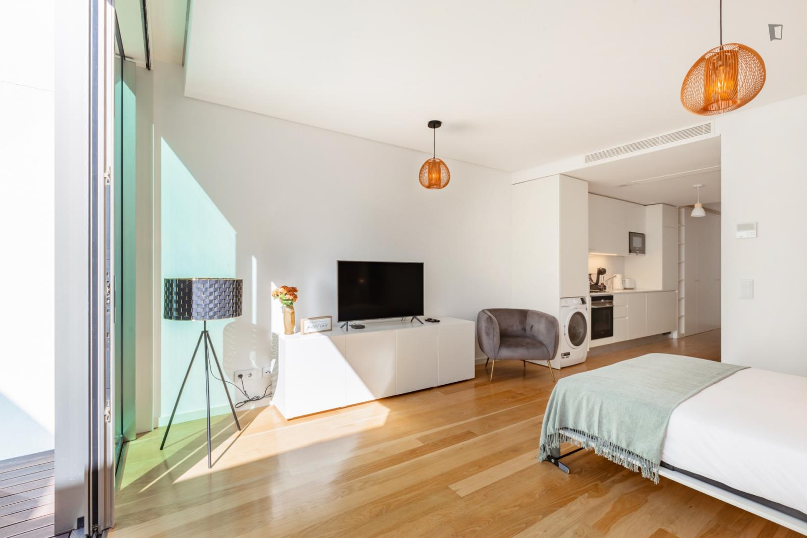 Spacious And Bright Studio In The Vicinity Of Matosinhos Beach - Spacious and bright studio in the vicinity of Matosinhos Beach - Gallery - 1