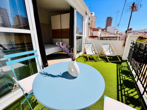 Large and elegant studio with a terrace, in the centre of Castelló de la Plana