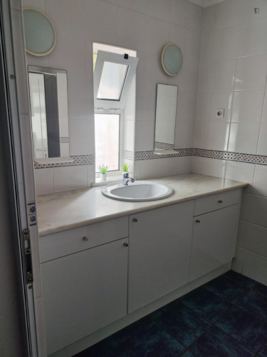 Vibrant 1 Bedroom Apartment with a Balcony close to Pau da Bandeira Viewpoint - Gallery - 9