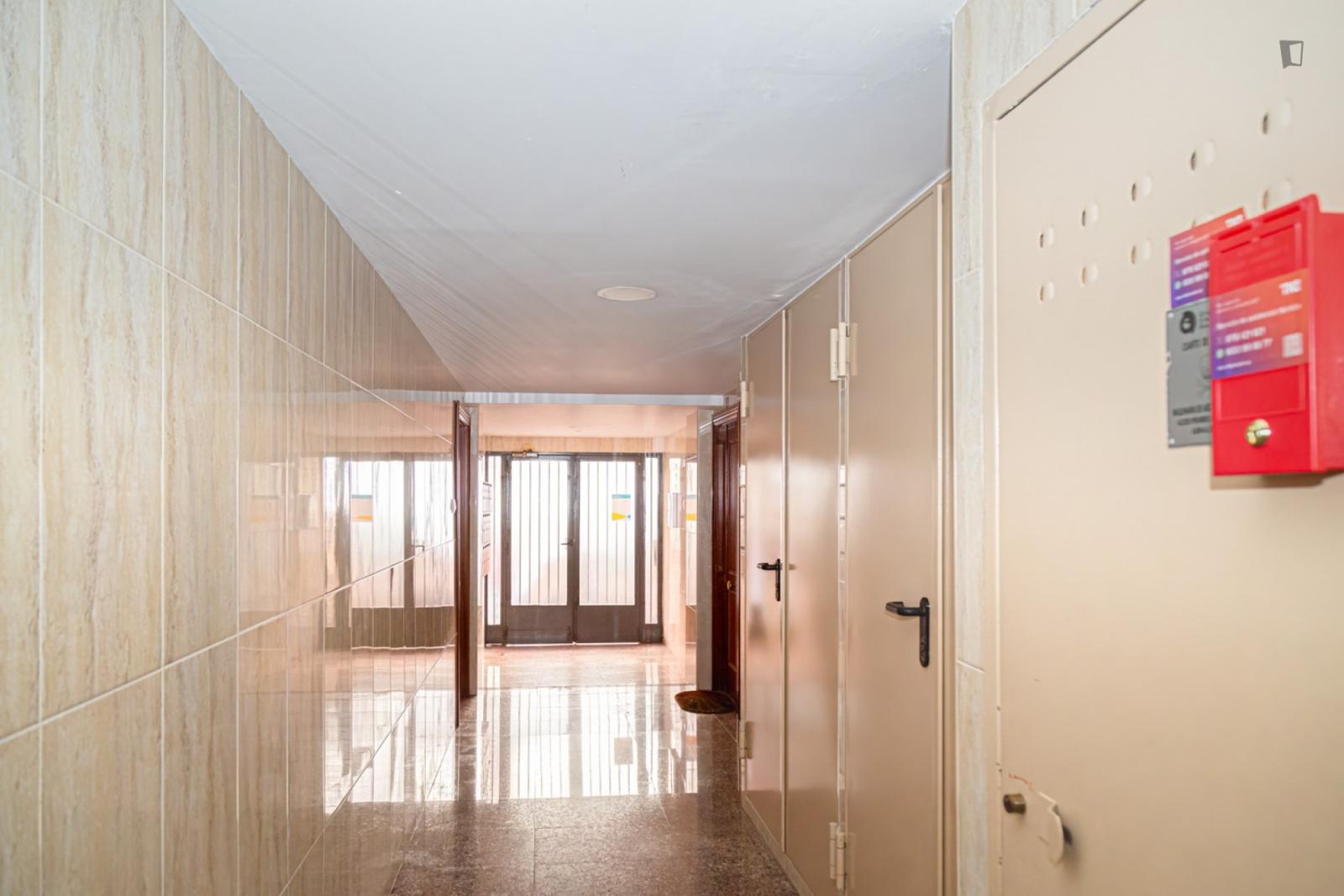  Great Looking Single Bedroom With Balcony  -  Great looking single bedroom with balcony  - Gallery -  1