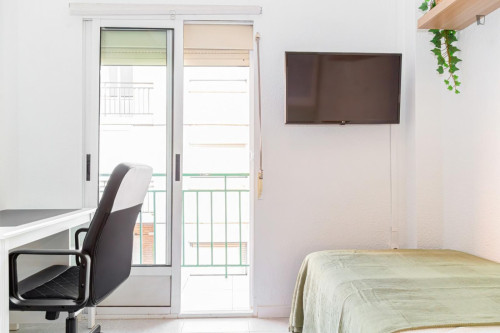 Attractive 4-bedroom apartment with balcony