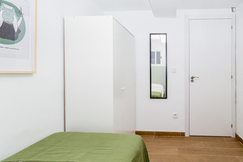 Attractive single bedroom with balcony