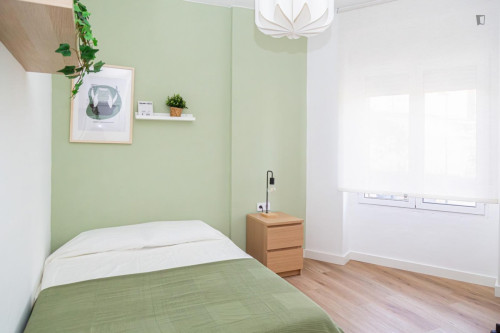 Attractive single bedroom in a property with balcony